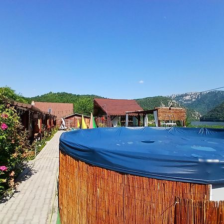Clisura Dunarii Casutele Danca Ogradina Exteriör bild